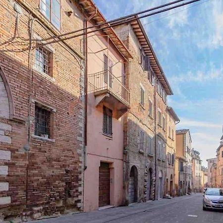Perugia Home Apartment La Finestra Di Fronte Bagian luar foto